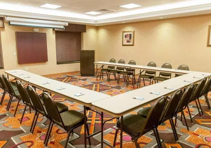 ホテル Spark By Hilton Exton