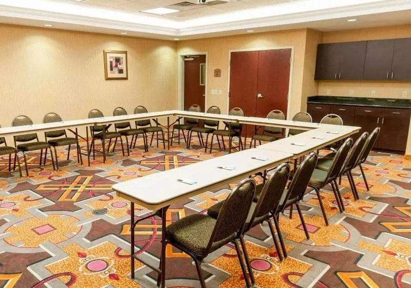 ホテル Spark By Hilton Exton