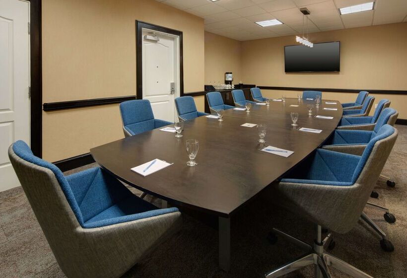 هتل Hilton Garden Inn Tyler