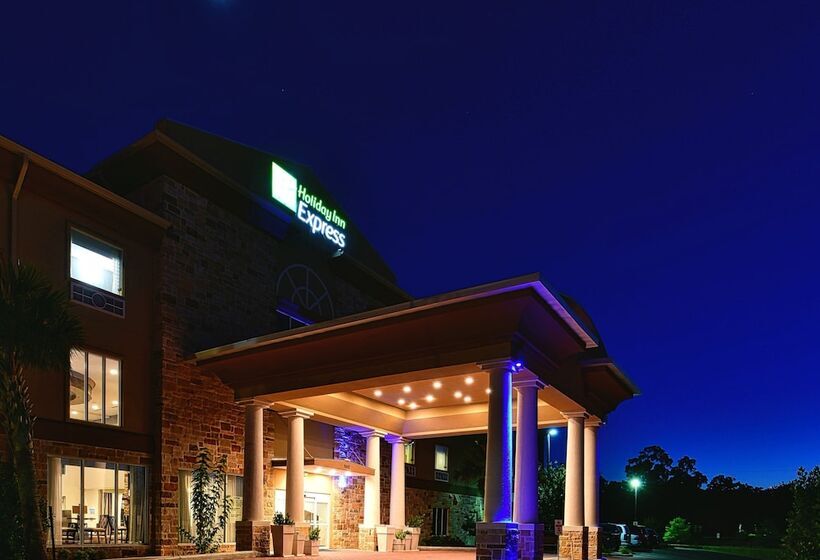ホテル Holiday Inn Express & Suites Fredericksburg By Ihg