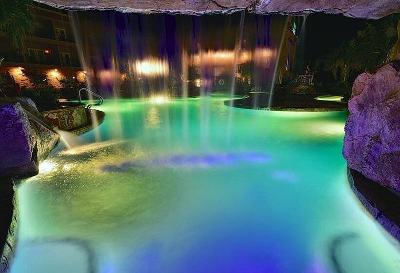 ホテル Holiday Inn Express & Suites Fredericksburg By Ihg