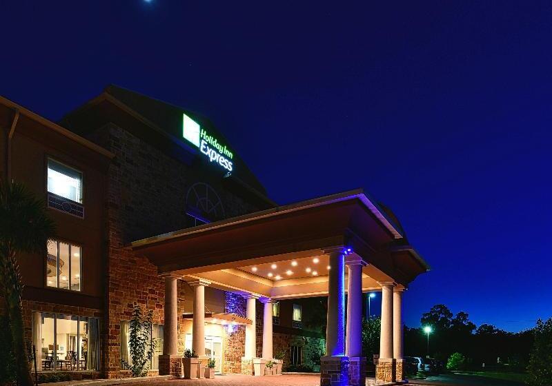 ホテル Holiday Inn Express & Suites Fredericksburg By Ihg