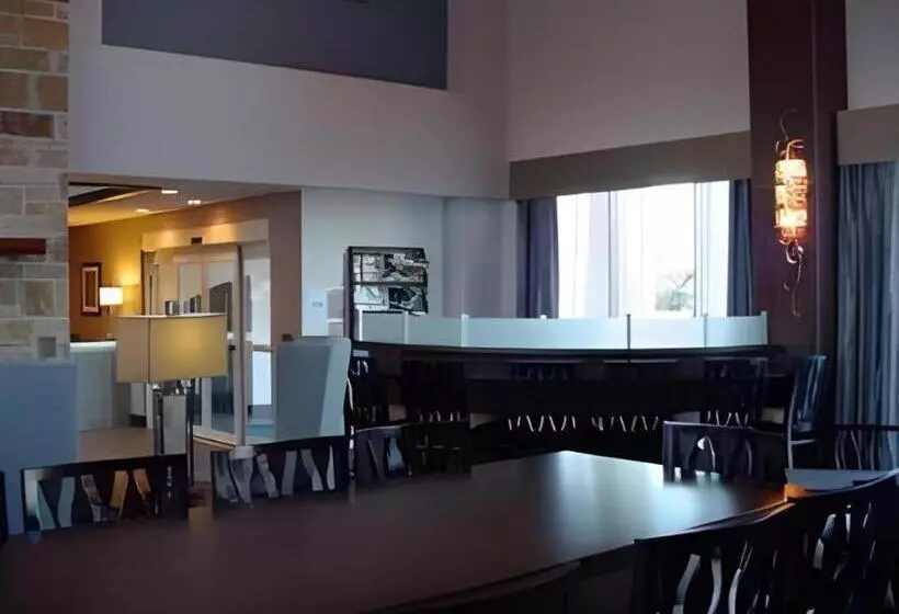 בית מלון כפרי Holiday Inn Express & Suites Fredericksburg By Ihg