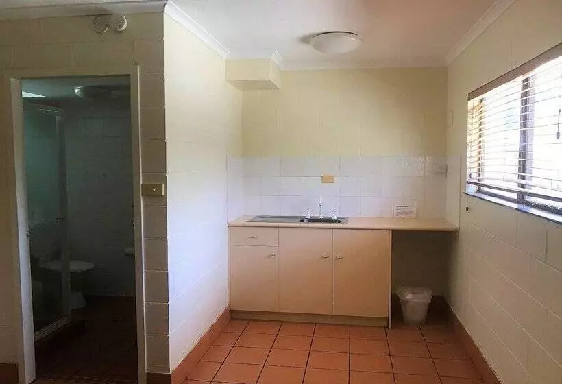 בית מלון כפרי Koala Beach Resort Cairns