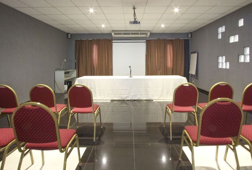 هتل Uno Buenos Aires Suites