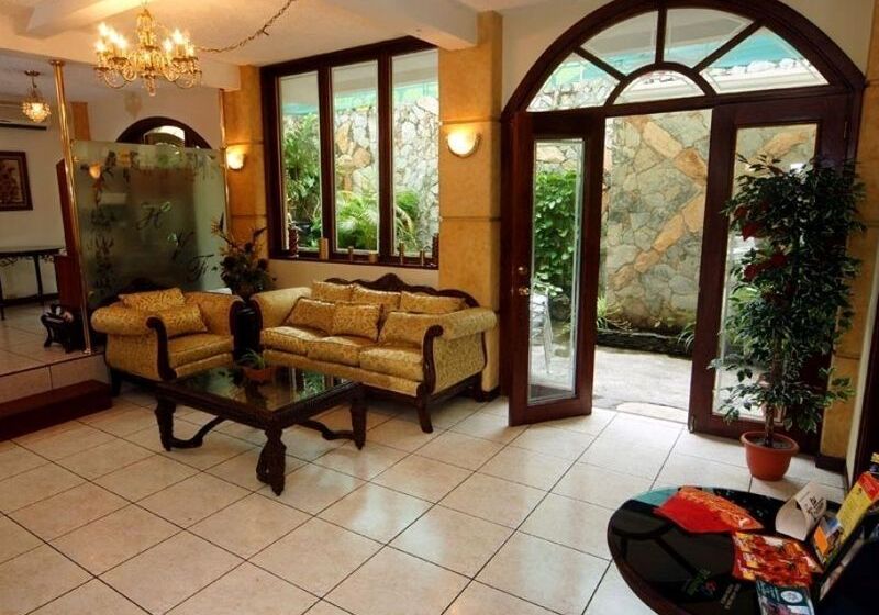 هتل Villa Florencia Zona Rosa