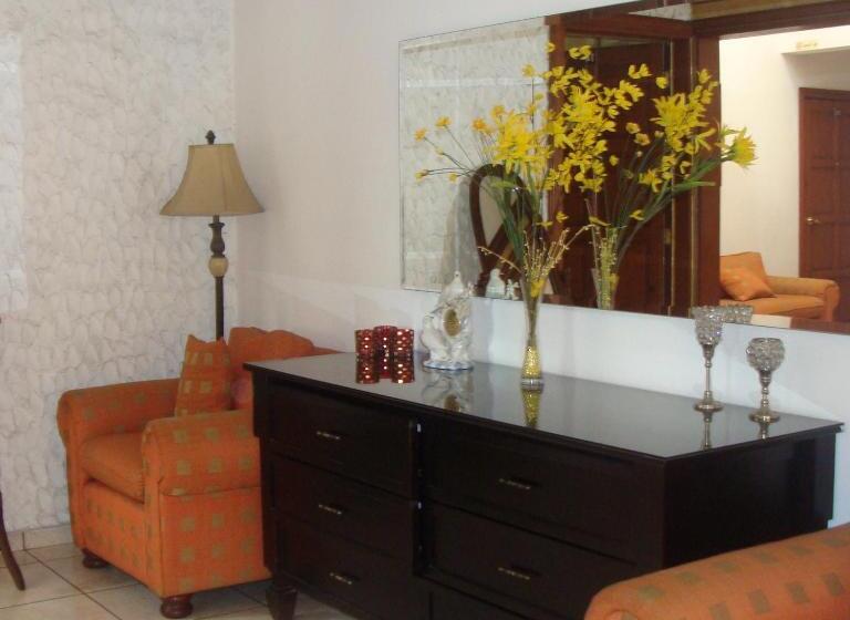 هتل Villa Florencia Zona Rosa