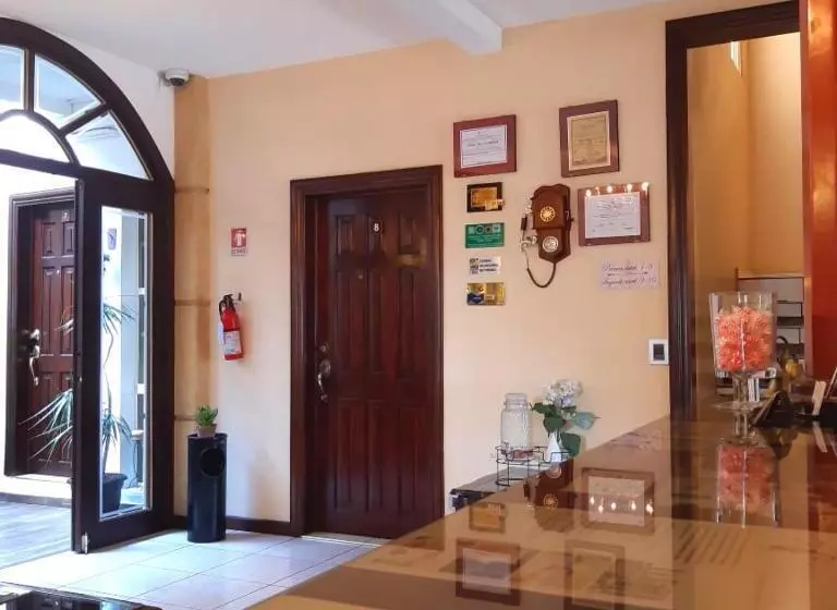 호텔 Villa Florencia Zona Rosa