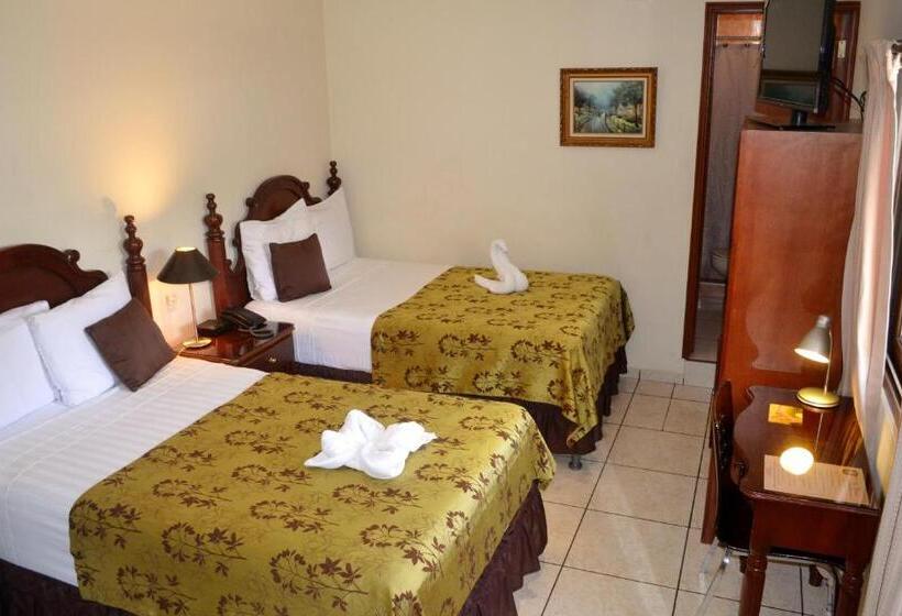 هتل Villa Florencia Zona Rosa