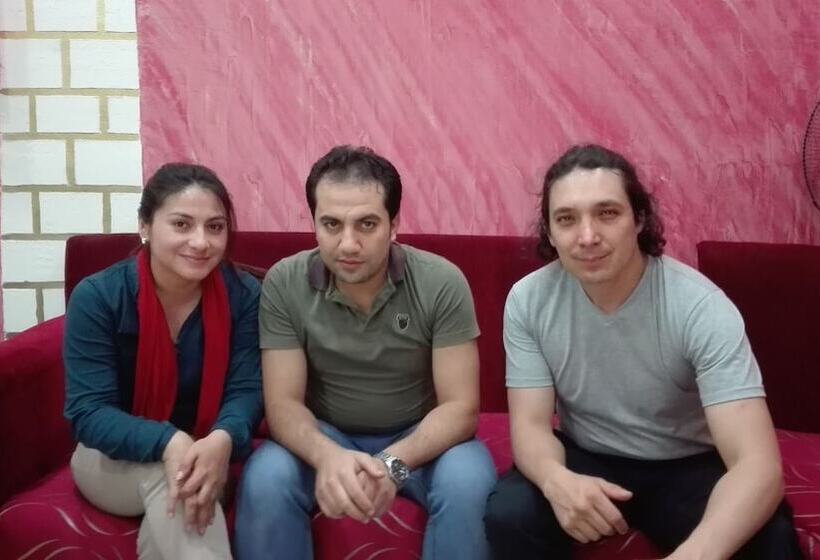 هاستل The Emerald