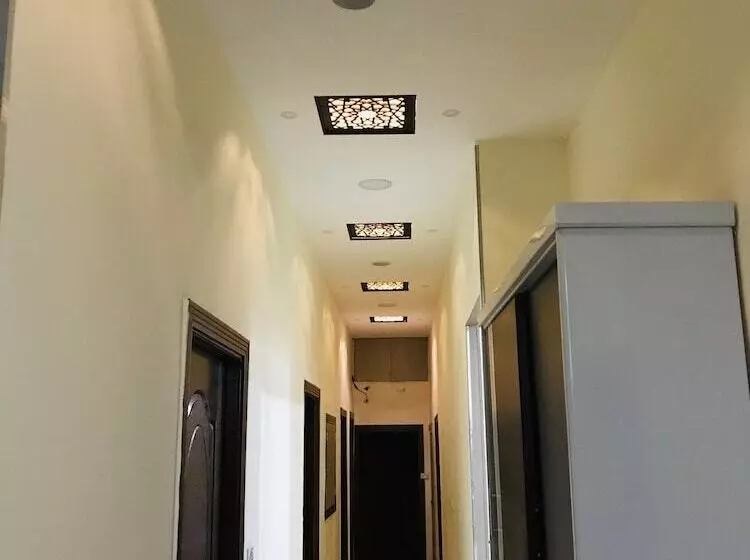 هاستل The Emerald