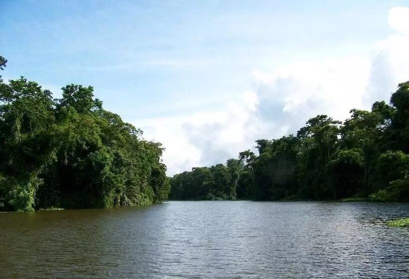 Aamiaismajoitus (B&B) El Icaco Tortuguero