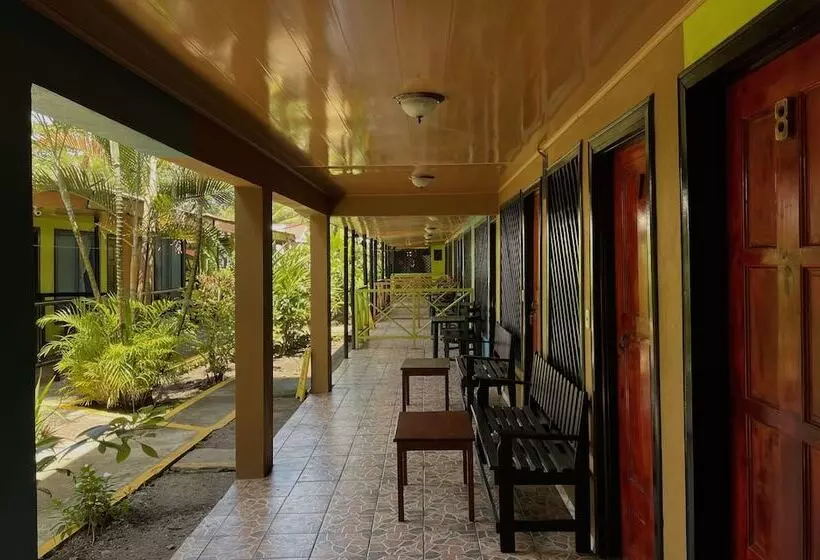 Aamiaismajoitus (B&B) El Icaco Tortuguero