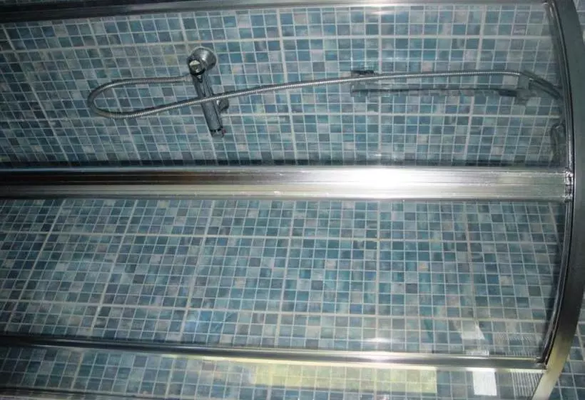 Bed and Breakfast Shrubdown