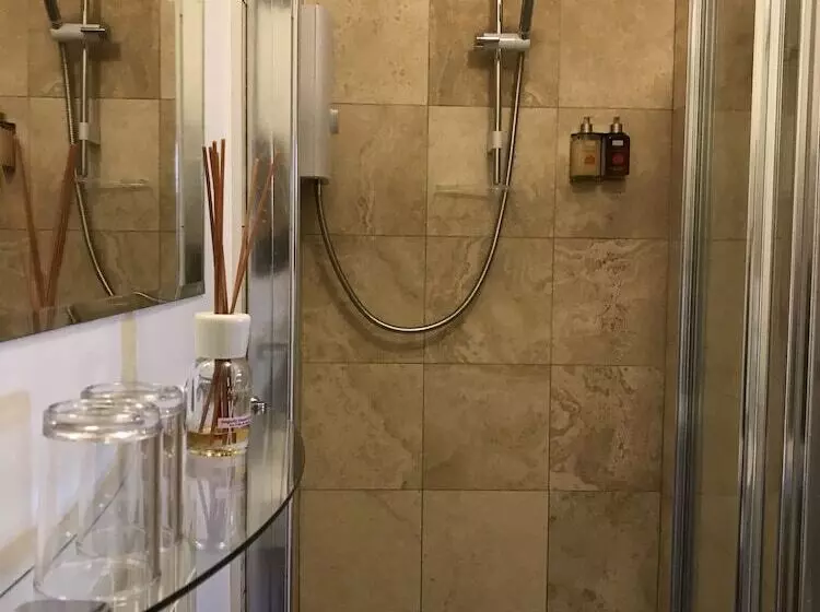 Nocleg ze śniadaniem Bythesea Guest House