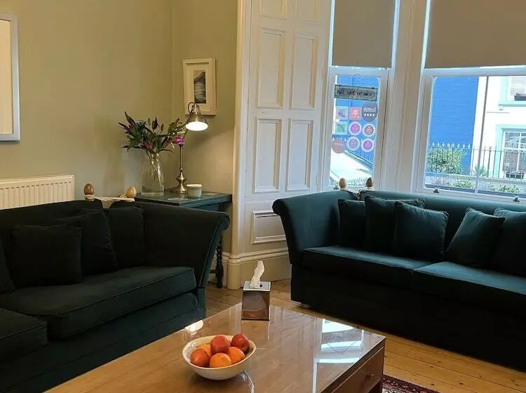 Nocleg ze śniadaniem Bythesea Guest House