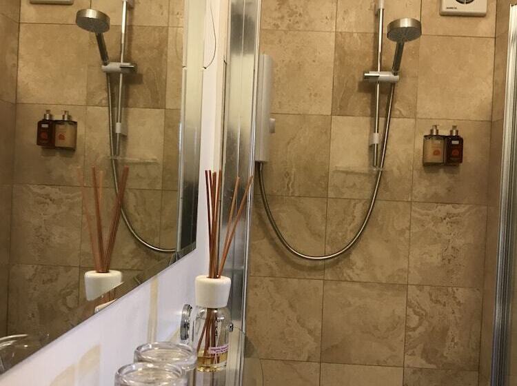 مبيت وإفطار Bythesea Guest House