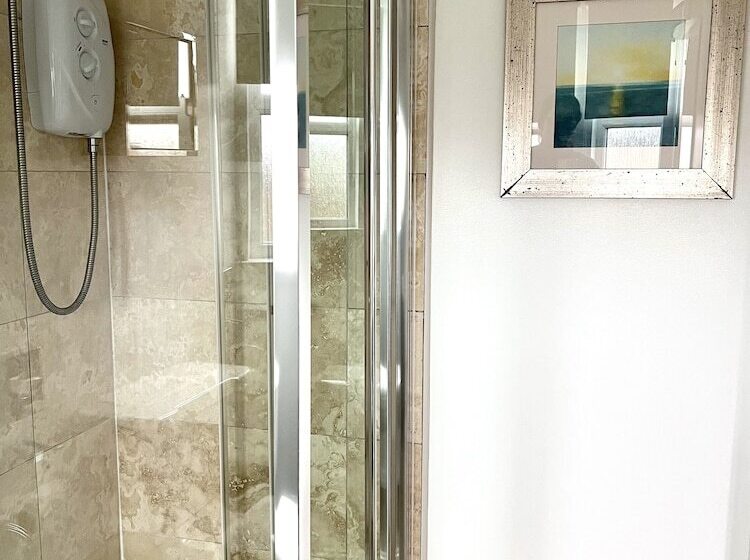 مبيت وإفطار Bythesea Guest House