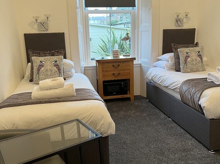 مبيت وإفطار Bythesea Guest House