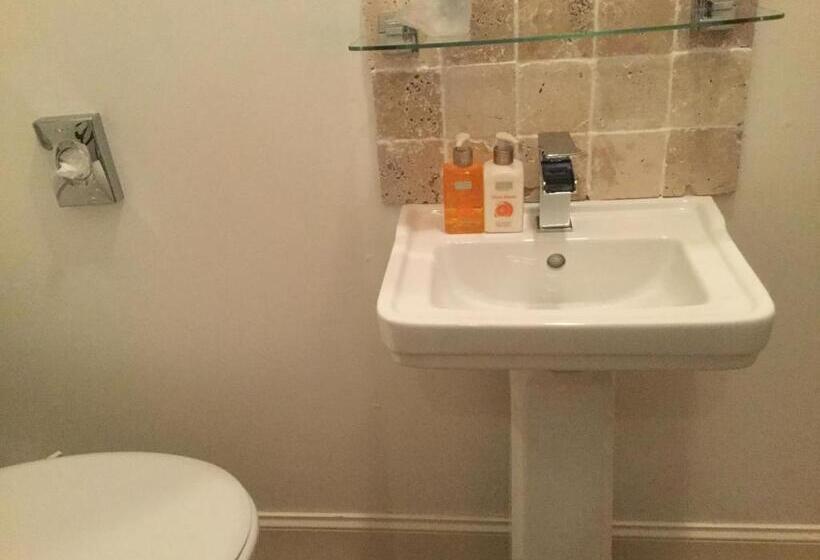 مبيت وإفطار Bythesea Guest House