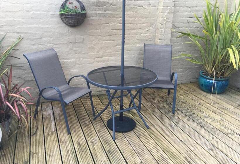 مبيت وإفطار Bythesea Guest House