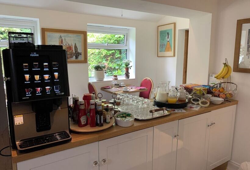 בית מלון כפרי Avonpark House