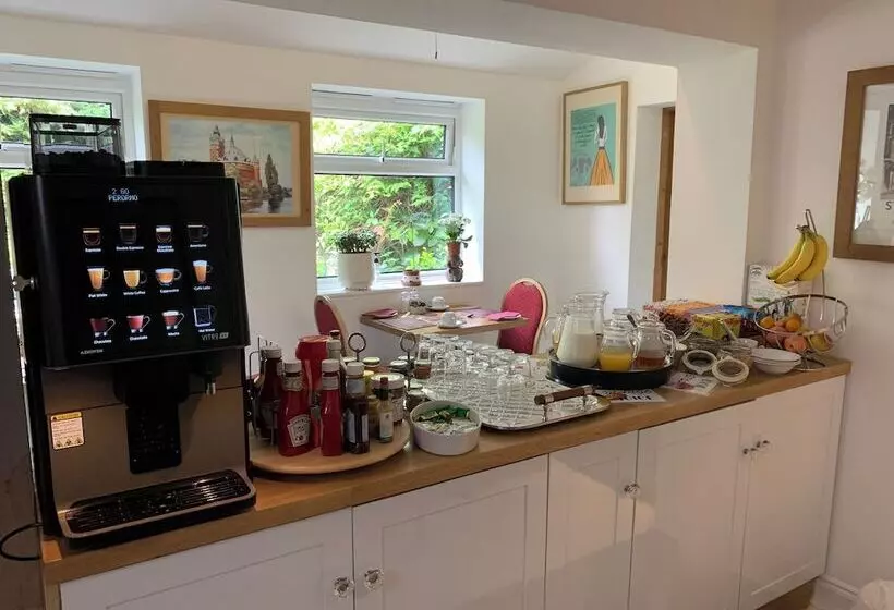 בית מלון כפרי Avonpark House