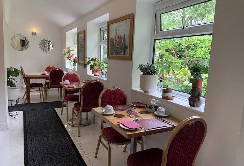 בית מלון כפרי Avonpark House