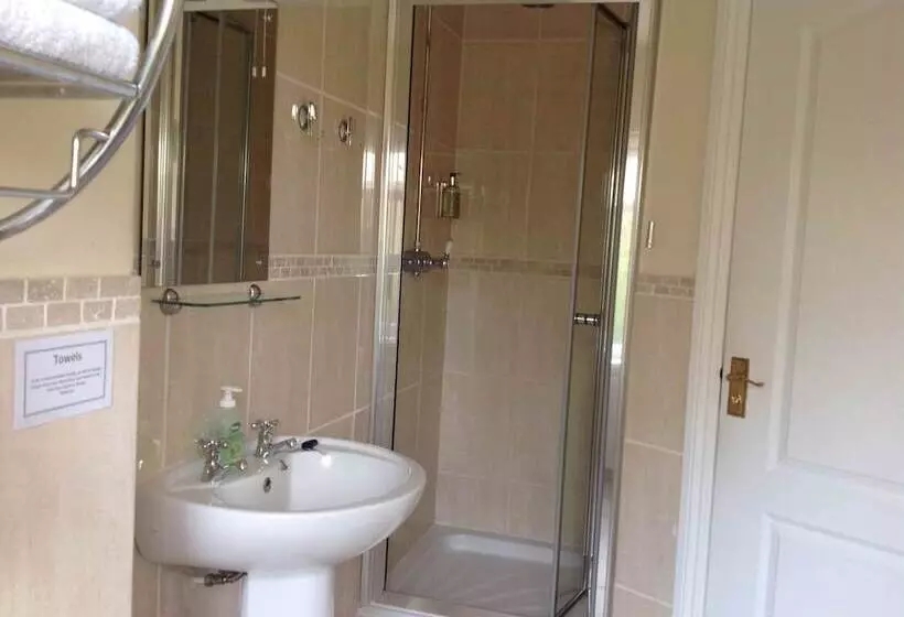 בית מלון כפרי Avonpark House