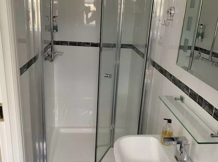 בית מלון כפרי Avonpark House