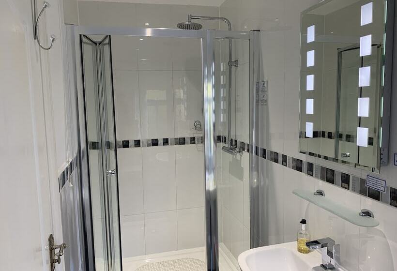 בית מלון כפרי Avonpark House