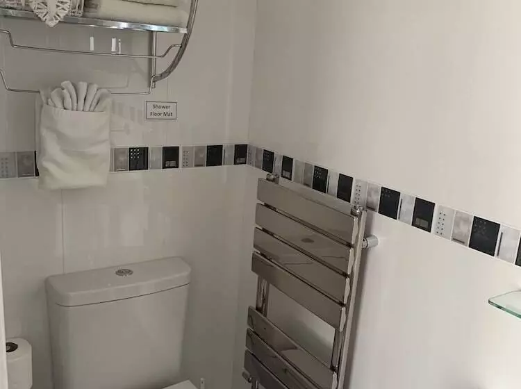 בית מלון כפרי Avonpark House