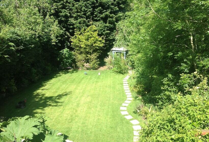 בית מלון כפרי Avonpark House