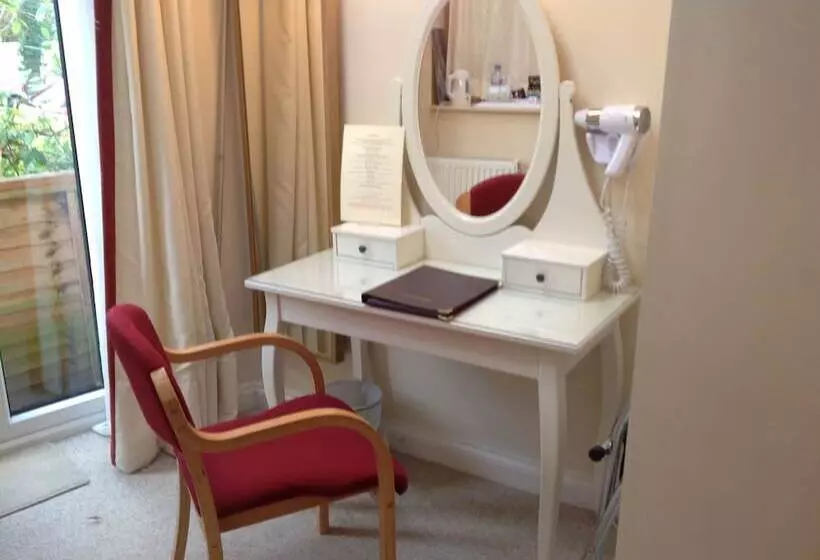 בית מלון כפרי Avonpark House