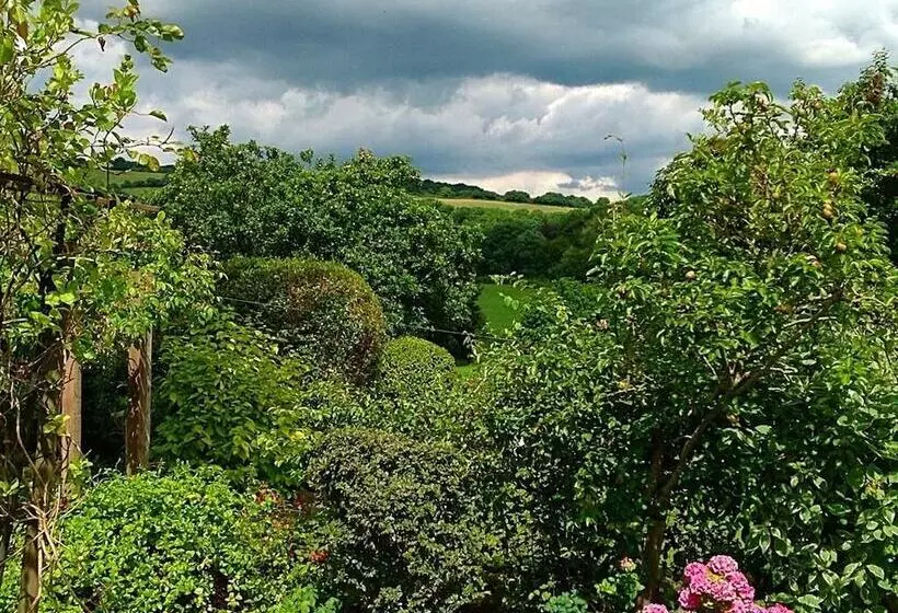 Hotel Beaconsfield Farm