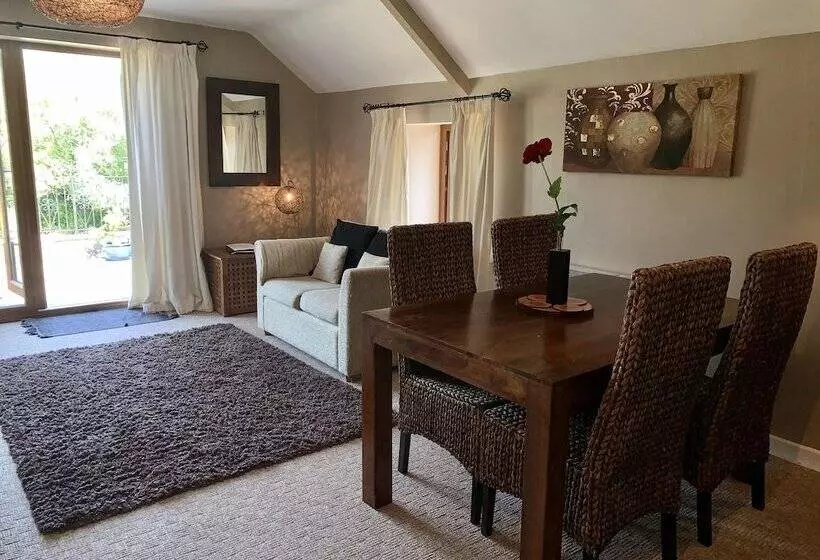 Hotel Beaconsfield Farm