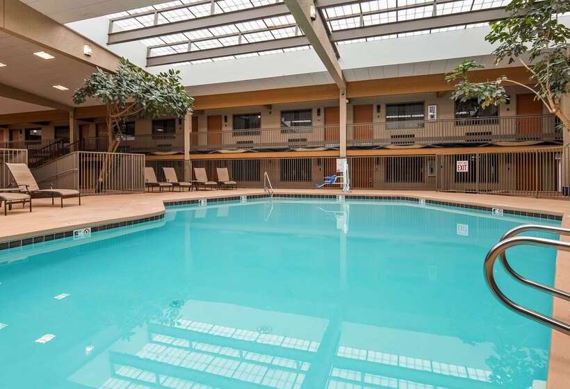 فندق Best Western Plus Raton