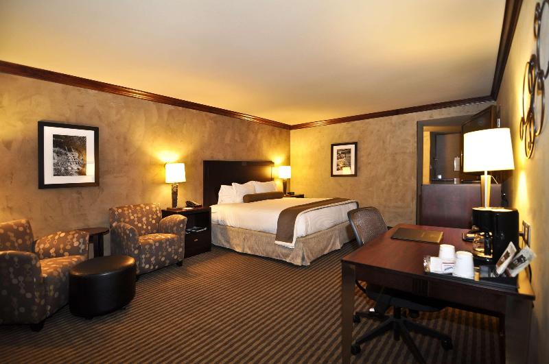 فندق Best Western Plus Raton