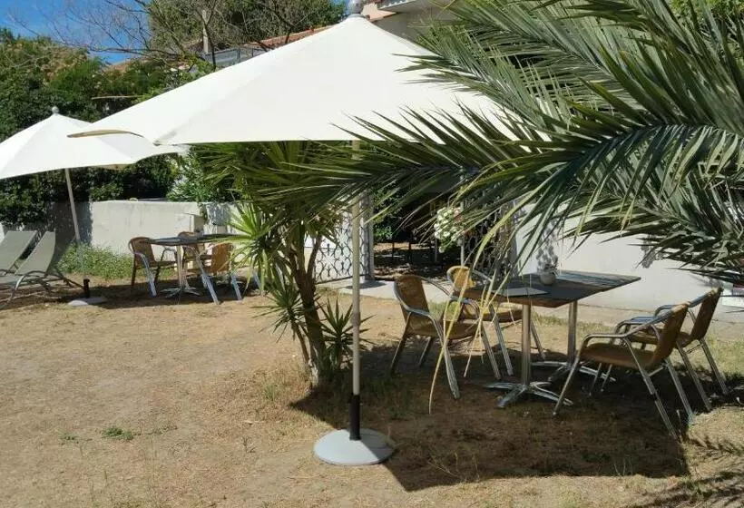 Hotel Canal Aigues Mortes