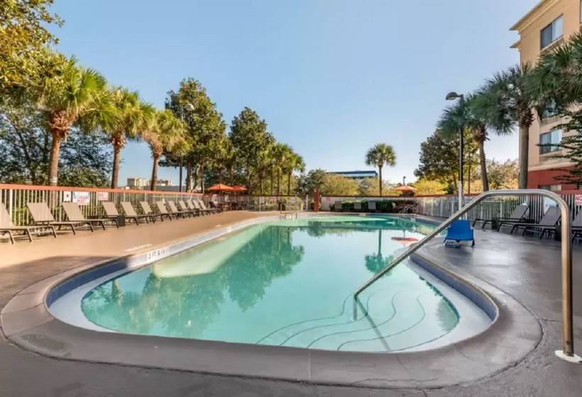 ホテル Comfort Inn & Suites Near Universal Orlando Resortconvention Ctr