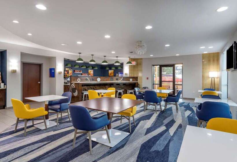 Отель Comfort Suites Natchitoches