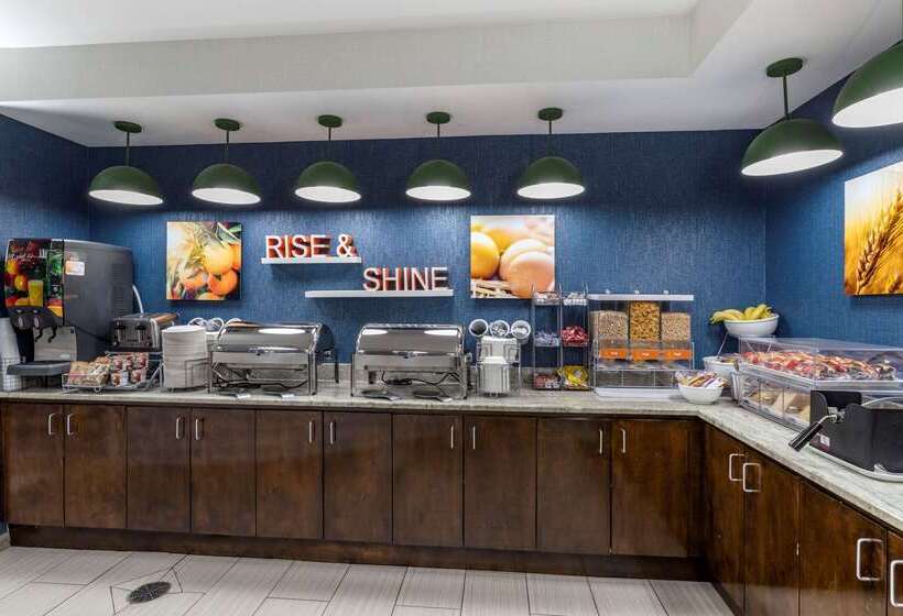 Отель Comfort Suites Natchitoches