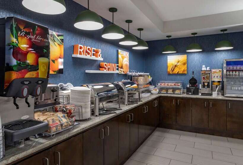 Отель Comfort Suites Natchitoches