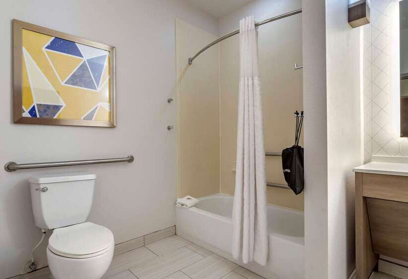 Отель Comfort Suites Natchitoches