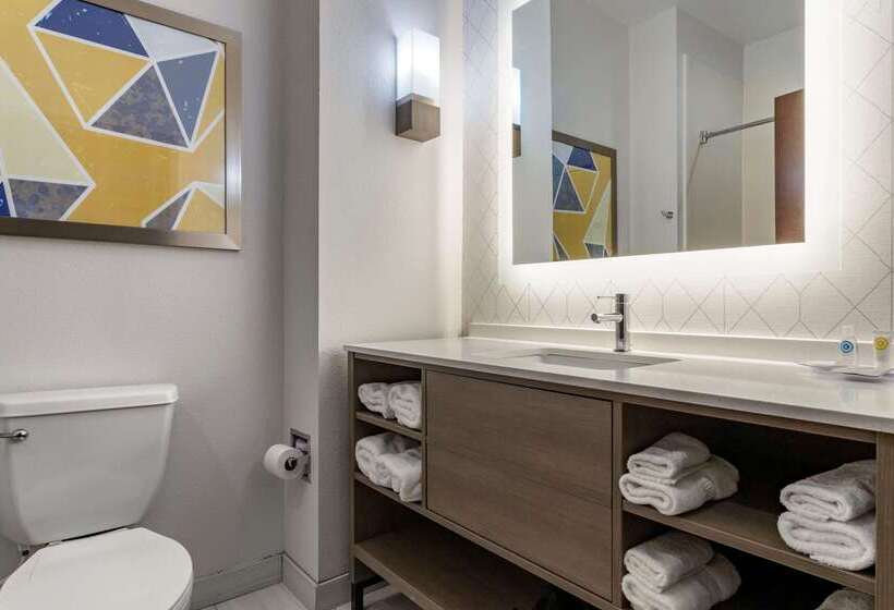 Отель Comfort Suites Natchitoches