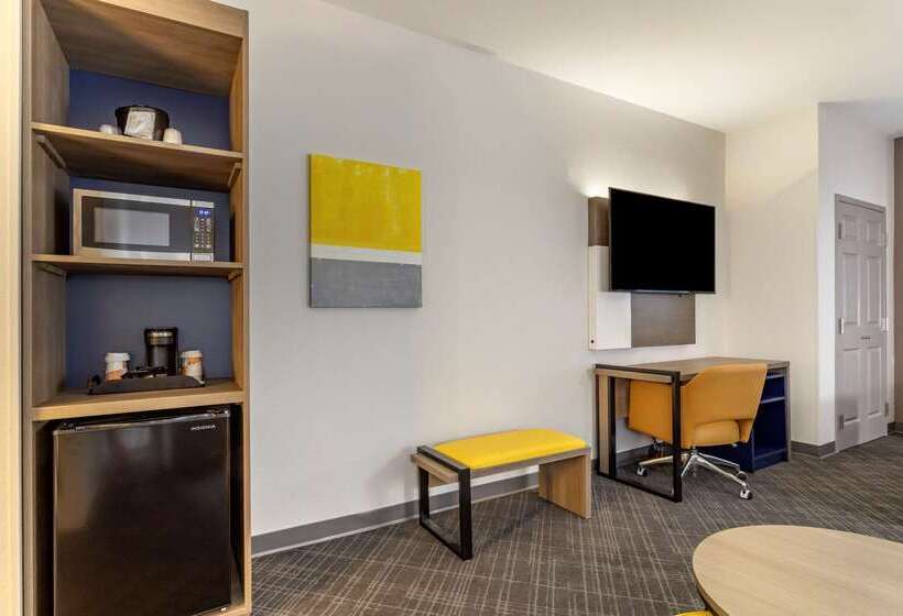 Отель Comfort Suites Natchitoches