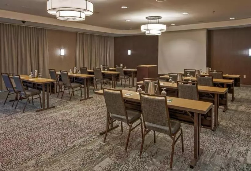 ホテル Courtyard Newport News Airport