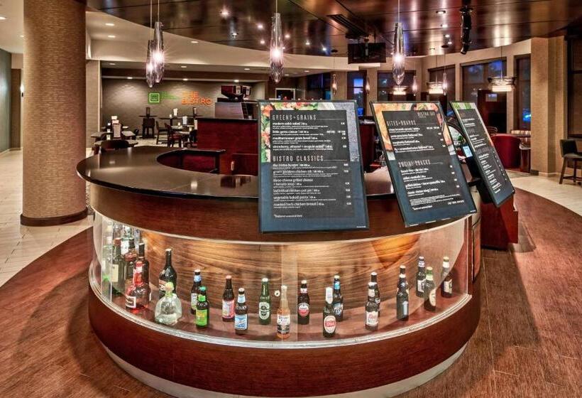 فندق Courtyard Newport News Airport