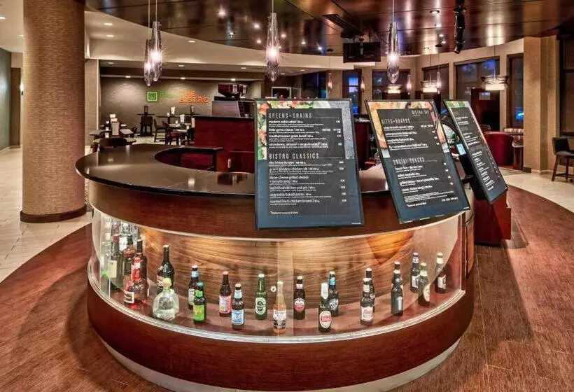 ホテル Courtyard Newport News Airport