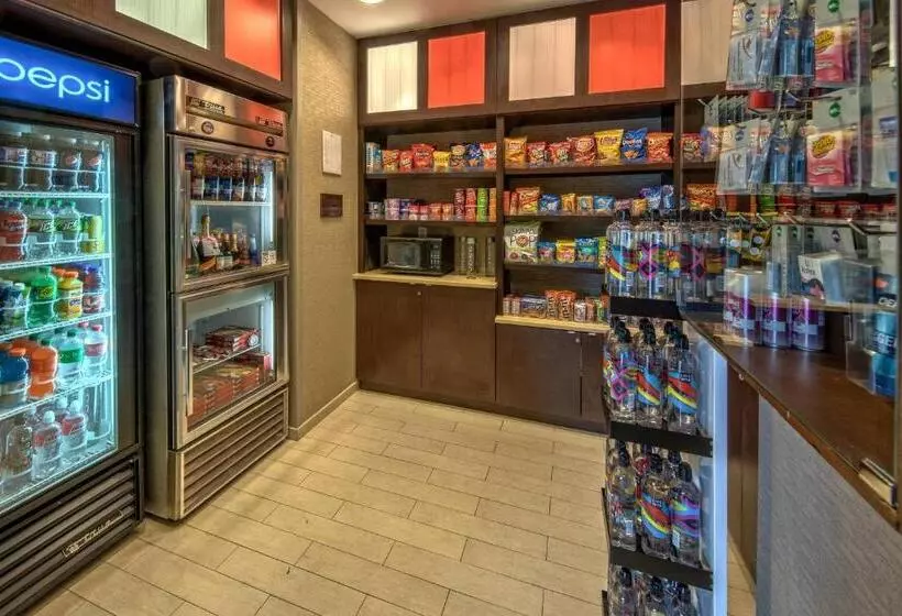 ホテル Courtyard Newport News Airport